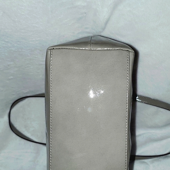 Kate Spade Veranda Place Patent Small Evie Tote - Picture 13 of 16